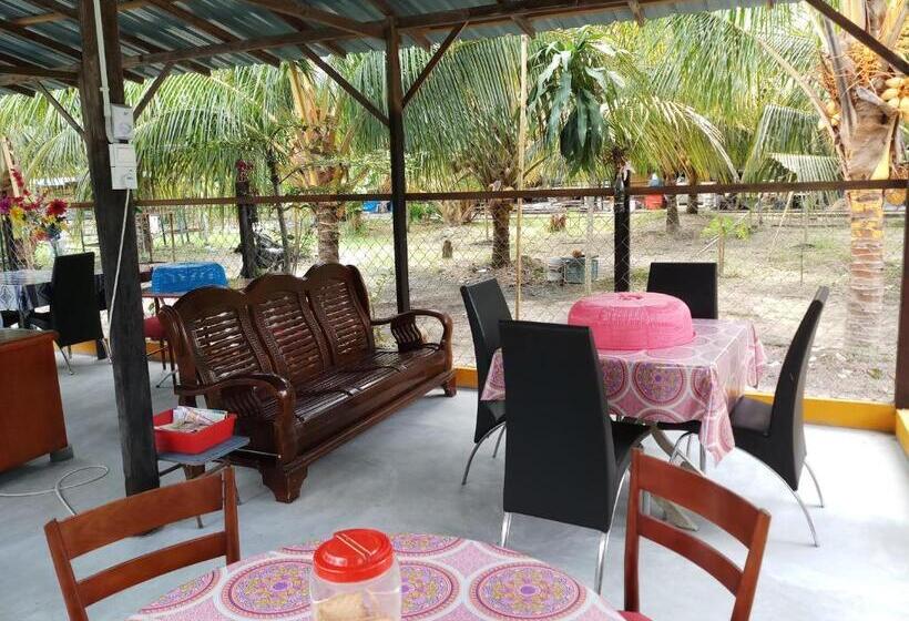 פנסיון Tony’s Guesthouse At Teluk Bahang