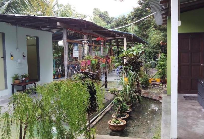 פנסיון Tony’s Guesthouse At Teluk Bahang