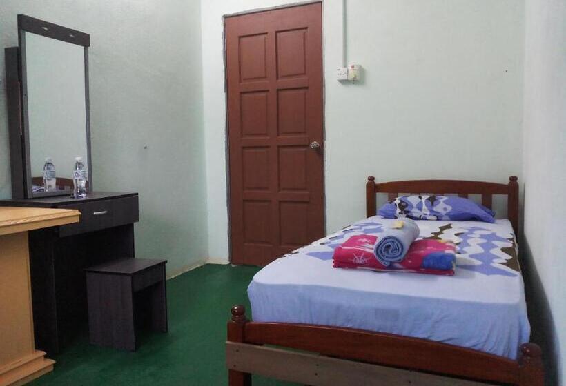 פנסיון Tony’s Guesthouse At Teluk Bahang