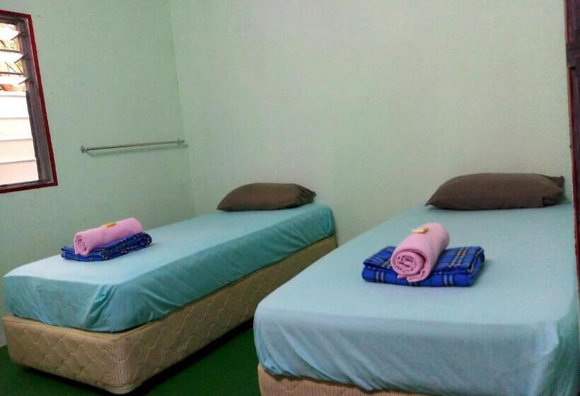 פנסיון Tony’s Guesthouse At Teluk Bahang