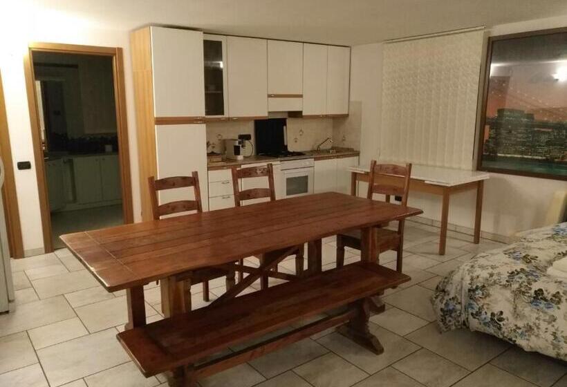 פנסיון Villa Althea