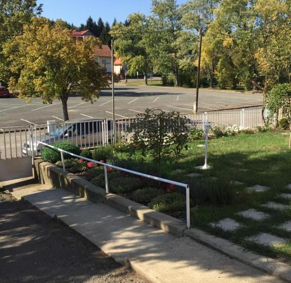 ペンション Vincze Villa Vendégház