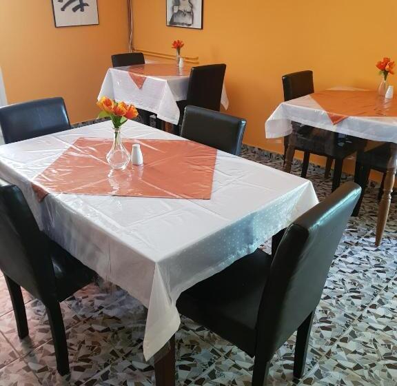 פנסיון Vincze Villa Vendégház