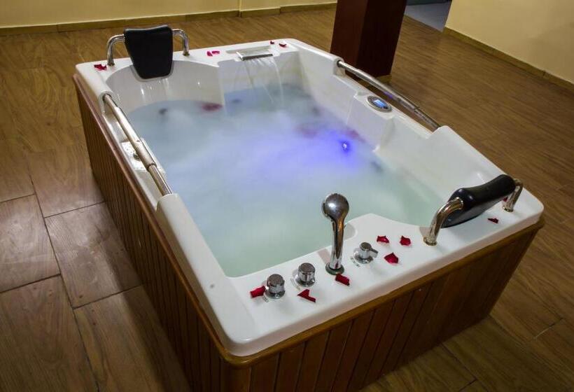 استراحتگاه Complexe Touristique Bouzour