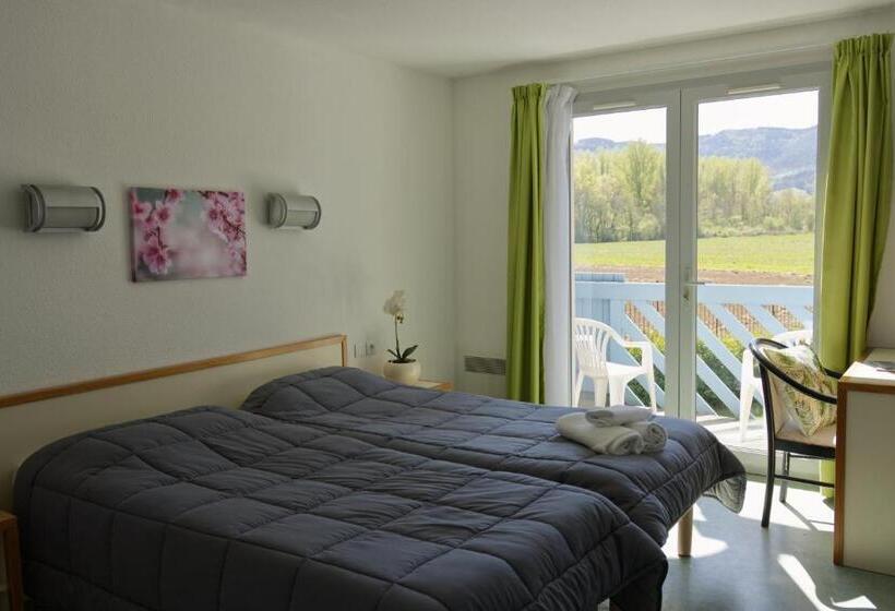 אתר נופש Domaine Du Roc Nantais