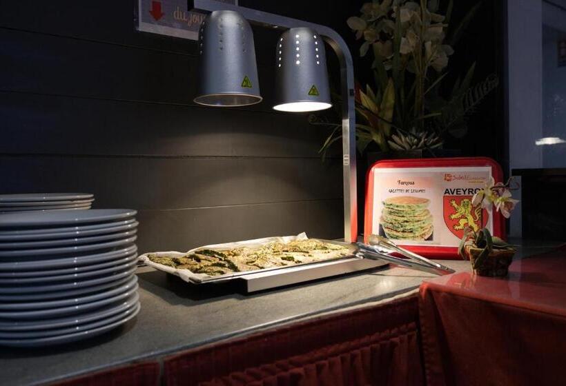 אתר נופש Domaine Du Roc Nantais