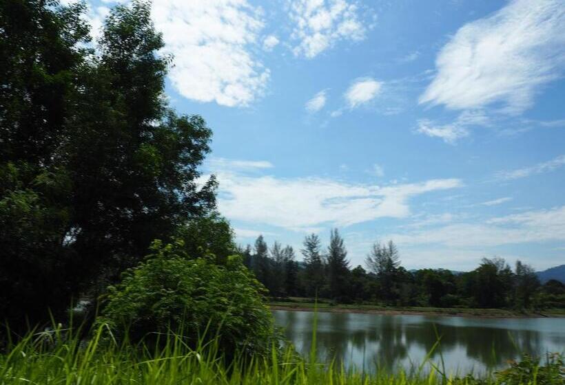 渡假胜地  Lake View Bungalows