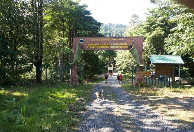 Sinurambi Bed & Breakfast   Mills Residence