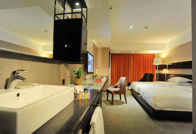 重庆江北观音桥高悦酒店地铁站店