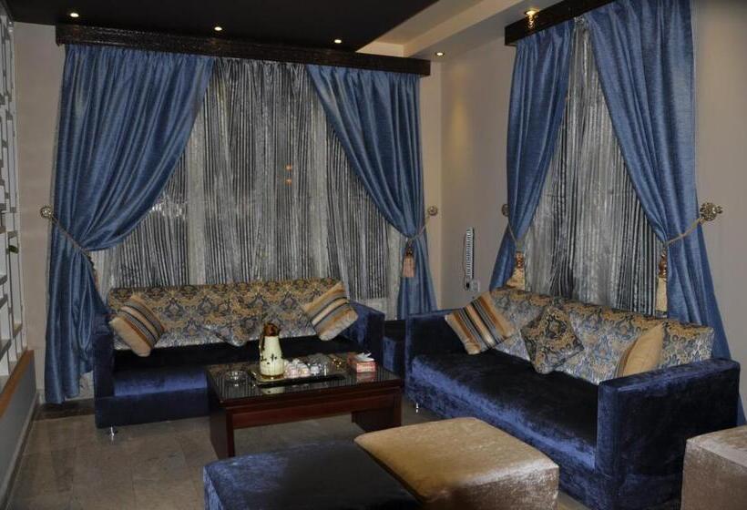 Al Bustan Crown Hotel 2