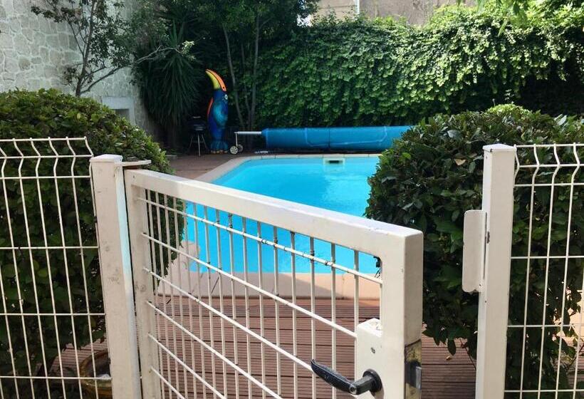 ベッドアンドブレックファースト La Casa Deva   Maison D Artistes