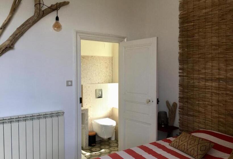 ベッドアンドブレックファースト La Casa Deva   Maison D Artistes