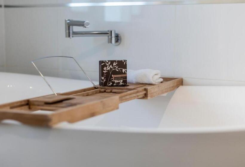 تختخواب و صبحانه Pirathon Country Estate