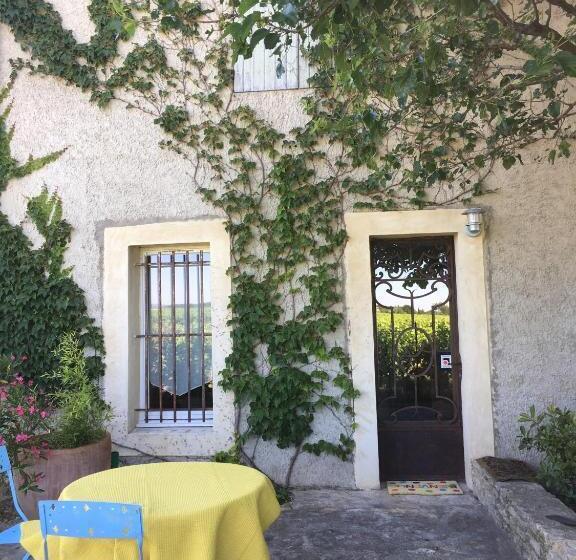 민박 Le Mas Des Armouriers