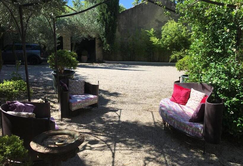 민박 Le Mas Des Armouriers