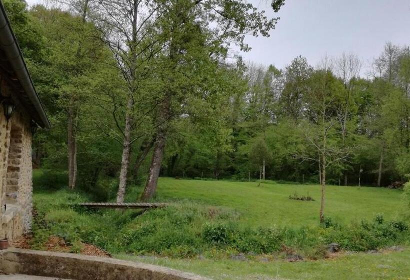 Bed and Breakfast Le Moulin De Monternault