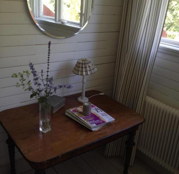 住宿加早餐  Säbyholms Gård