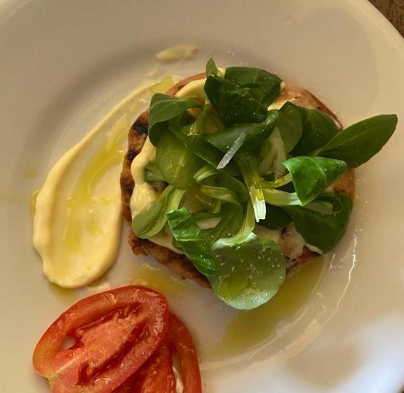 هتل Agriturismo La Castellina