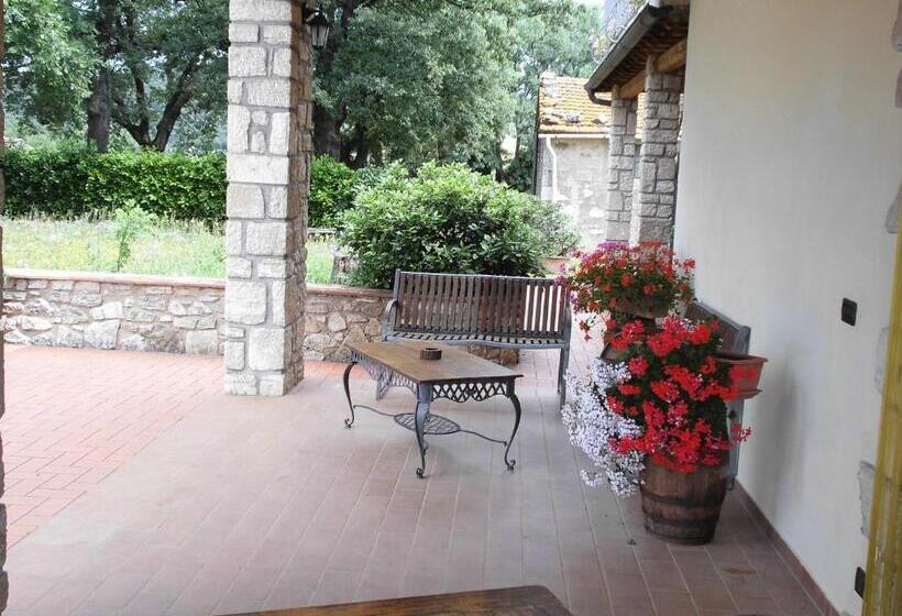 هتل Agriturismo La Castellina