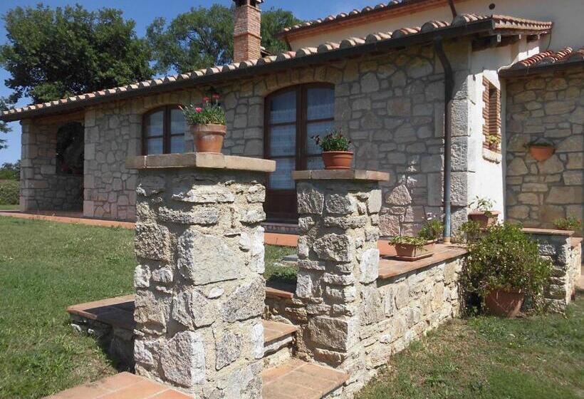 هتل Agriturismo La Castellina