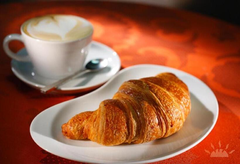 ホテル Atene Albergo Riccione