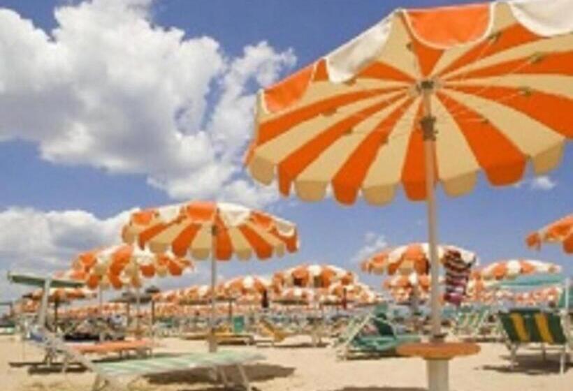 ホテル Atene Albergo Riccione