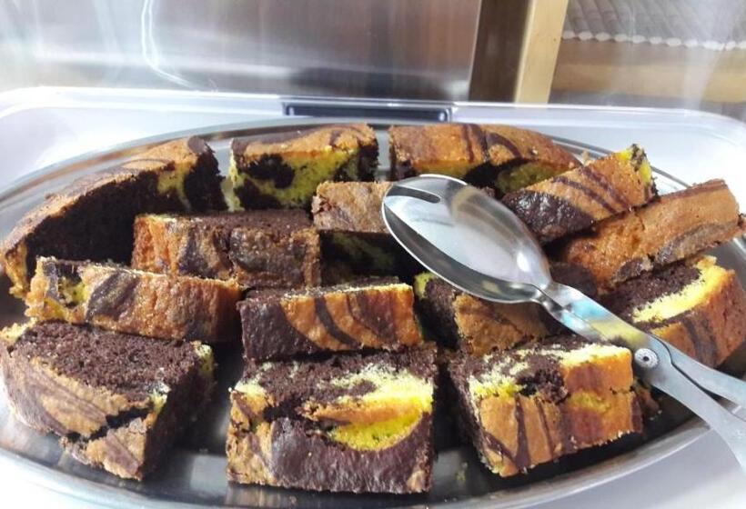 ホテル Atene Albergo Riccione