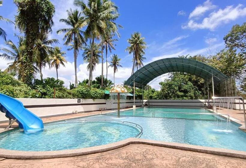 בית מלון כפרי C