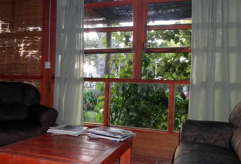 هتل La Posada De La Pedrera