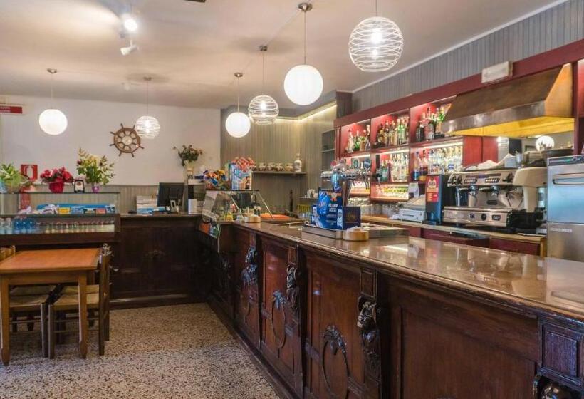 호텔 Ristorante Albergo Al Donatore