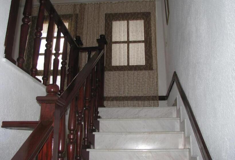 Отель Stefanov 1