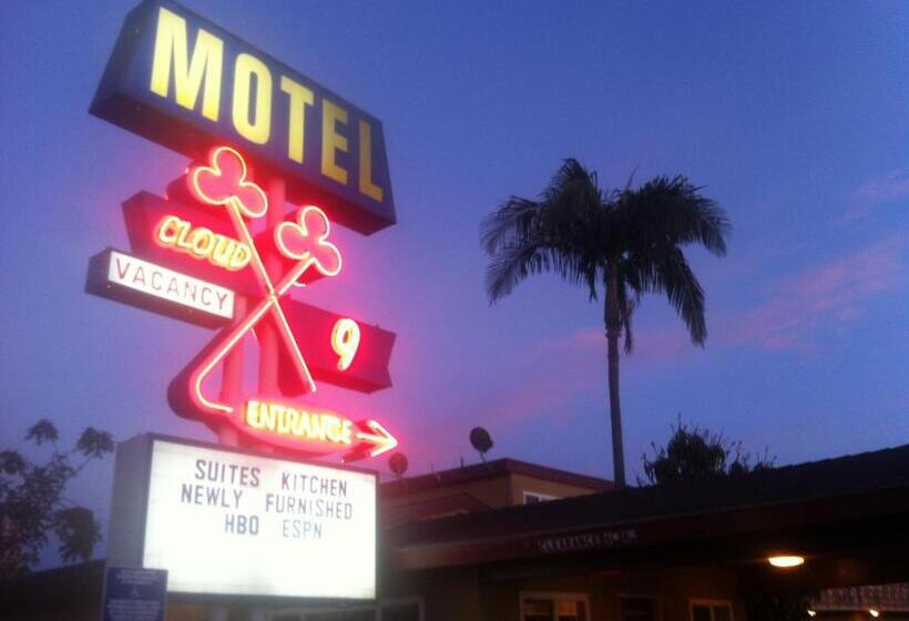 汽车旅馆  Cloud 9