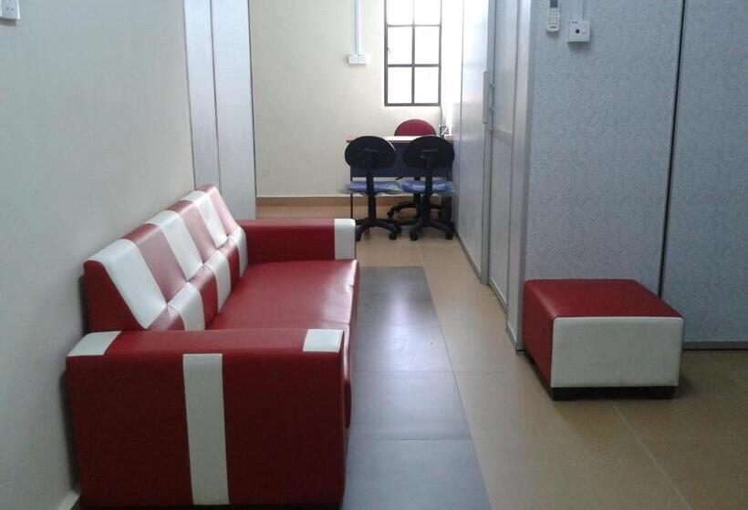 汽车旅馆  Iz Budget