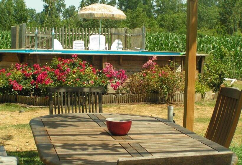 بنسيون Au Bord De Sèvre