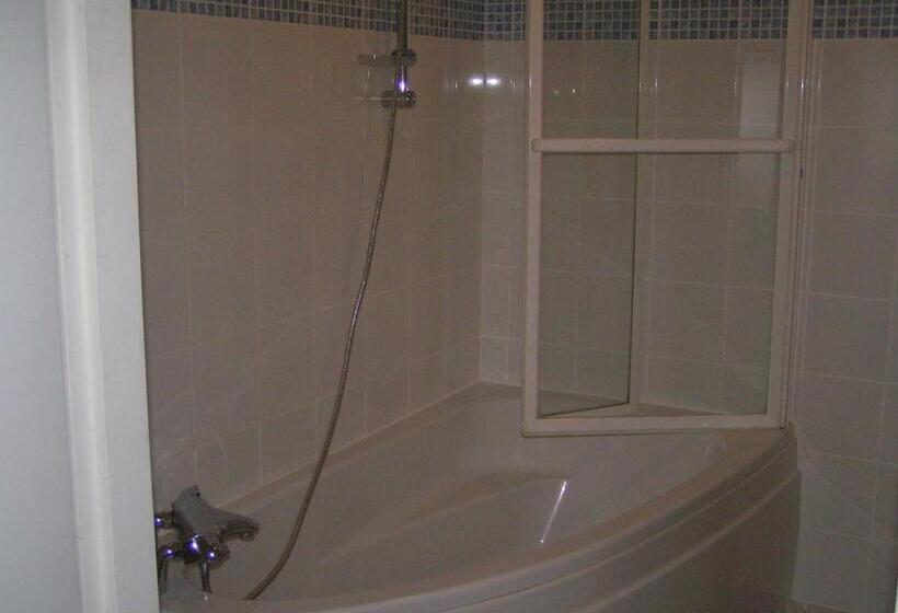 بنسيون Au Bord De Sèvre