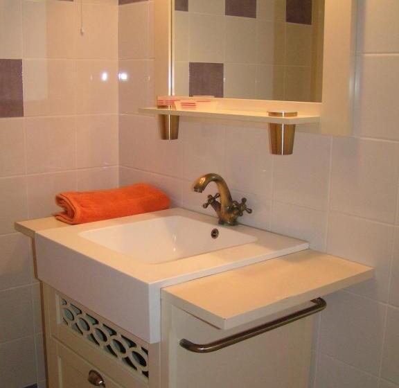 بنسيون Au Bord De Sèvre