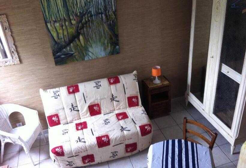 بنسيون Au Bord De Sèvre