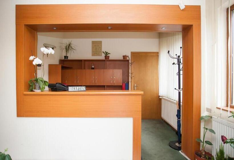 פנסיון Casa Vanatoreasca