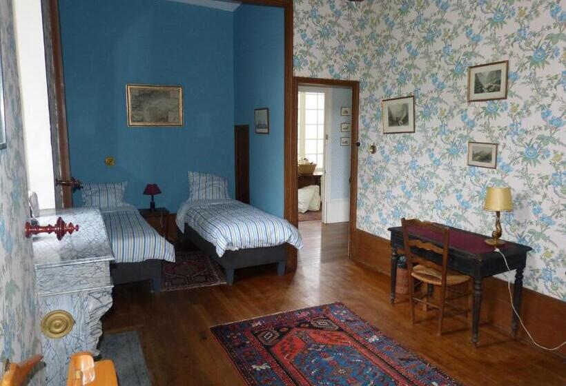 بنسيون Château De Souesmes