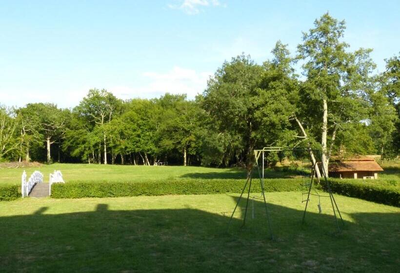 بنسيون Château De Souesmes