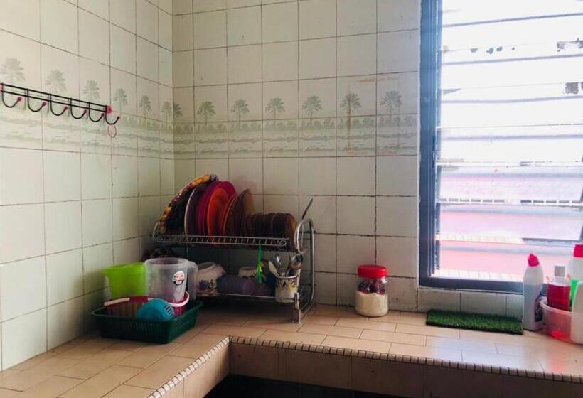 بنسيون Greenleaf Guesthouse