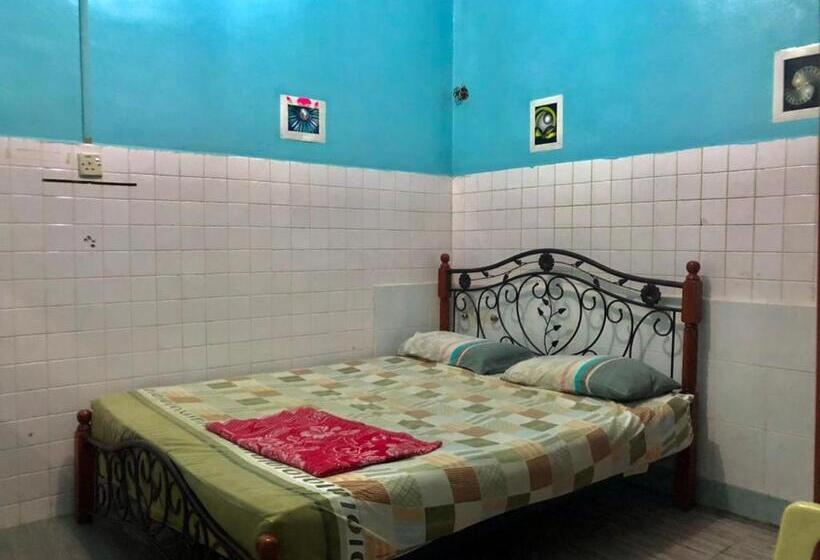 بنسيون Greenleaf Guesthouse