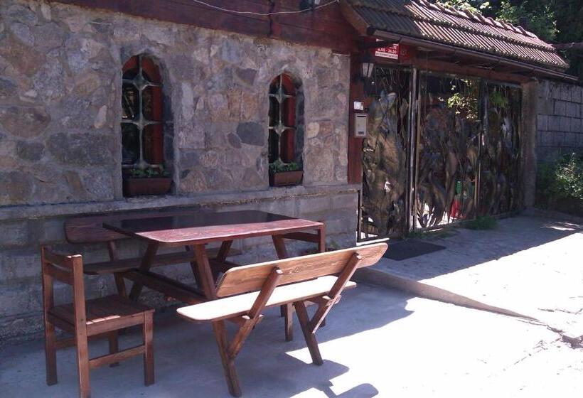 ペンション семеен хотел калина Family Hotel Kalina говедарци