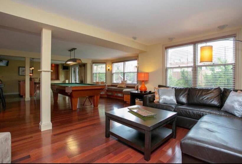 펜션 Luxury Bachelor By Halifax Waterfront  Hot Tub