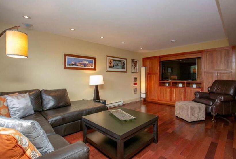 펜션 Luxury Bachelor By Halifax Waterfront  Hot Tub