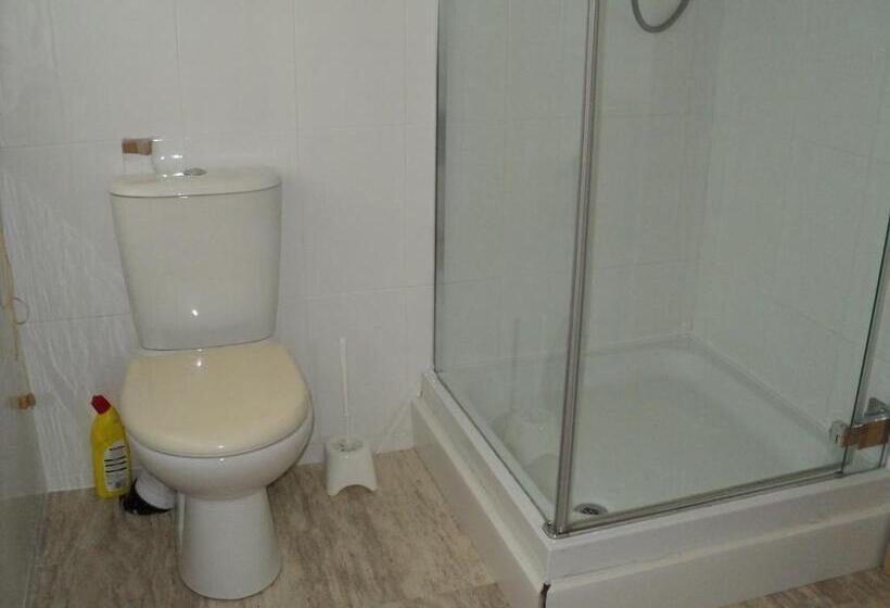 Пансион Maple Lodge