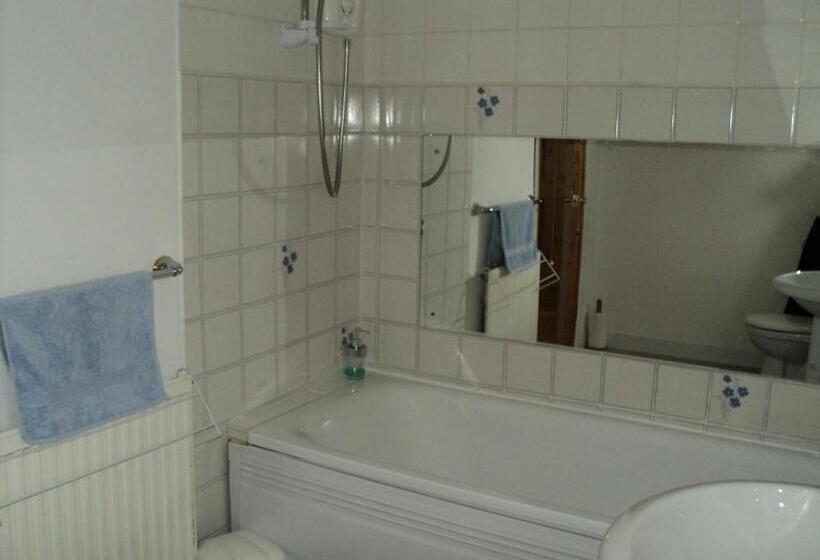 膳宿费 Maple Lodge