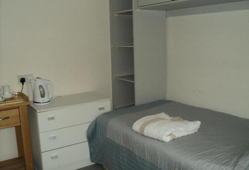 Пансион Maple Lodge