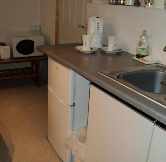 Пансион Maple Lodge