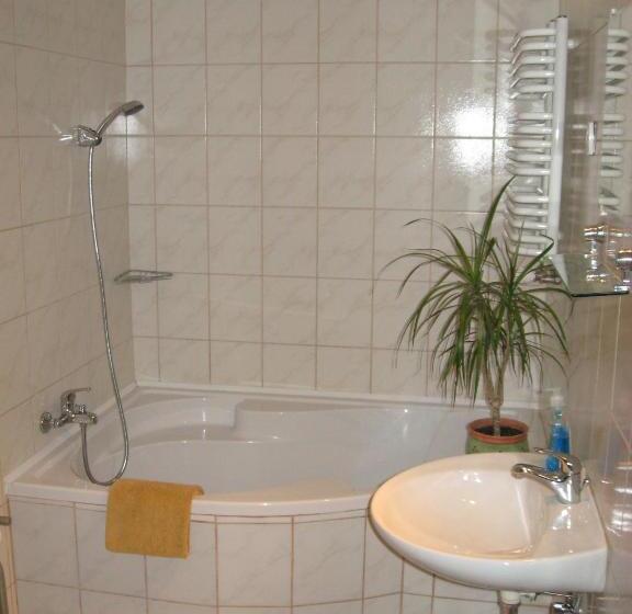 펜션 Napkorong Fogadó és Vendégház